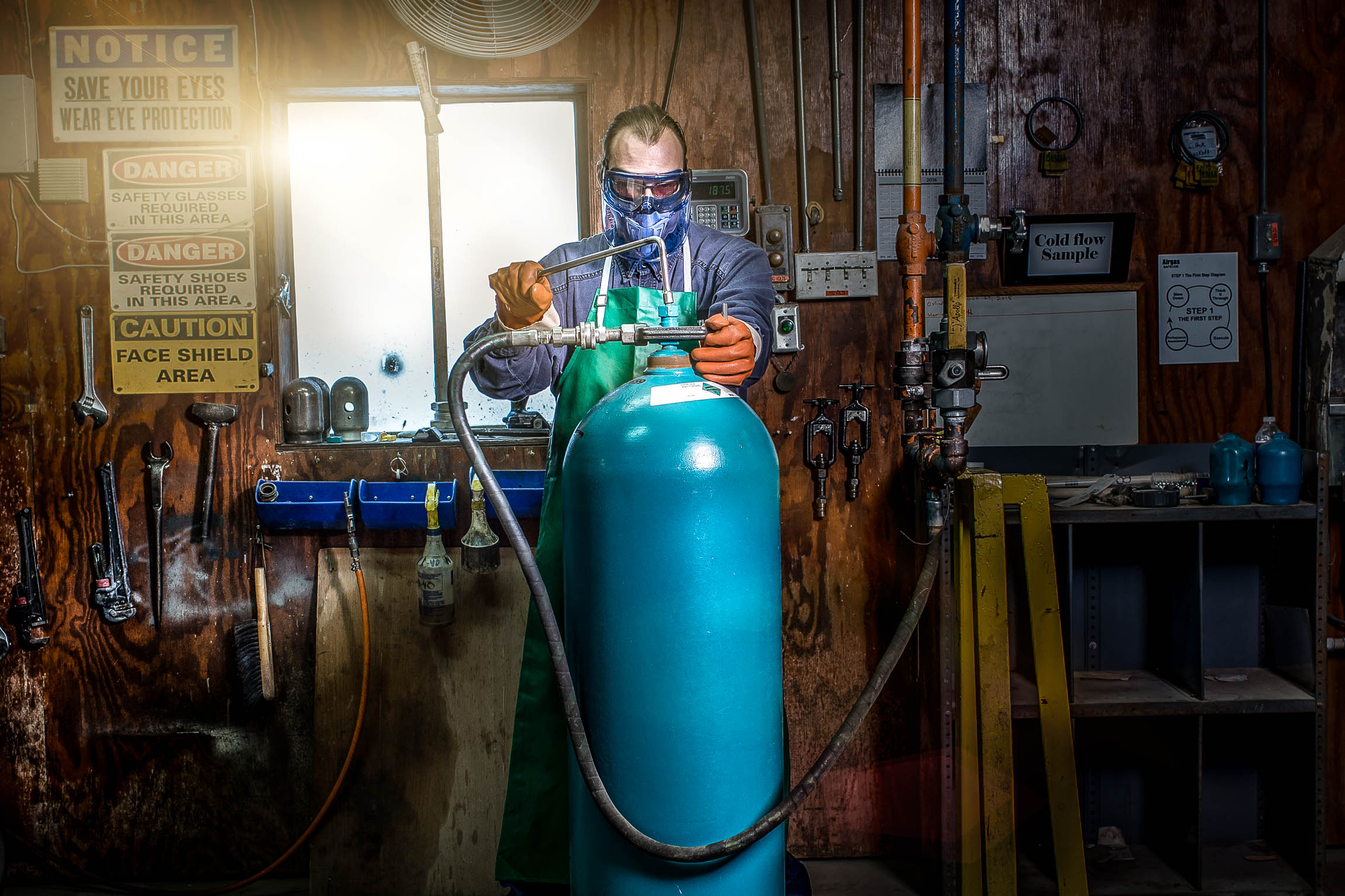Maintenance Tech Tightens Valve of Industrial Product in Atlanta